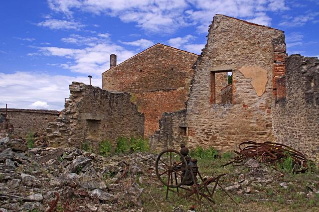 01 oradour sur glane.JPG